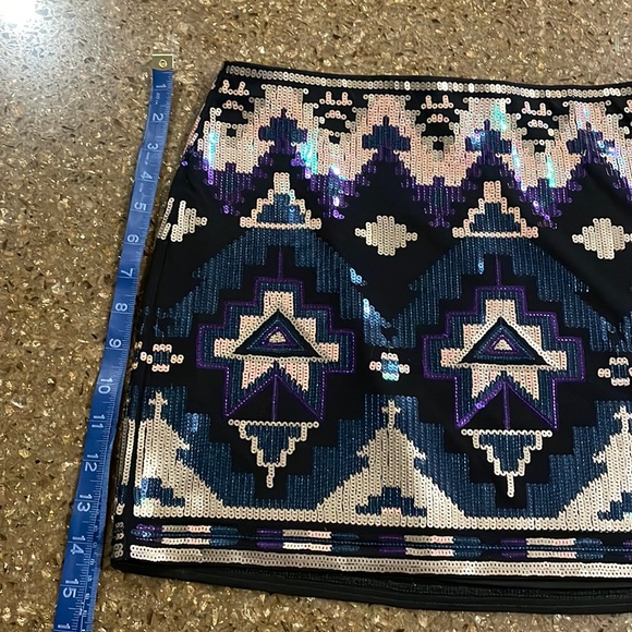 Express Sequin Aztec Black Skirt Small - Picture 2 of 3